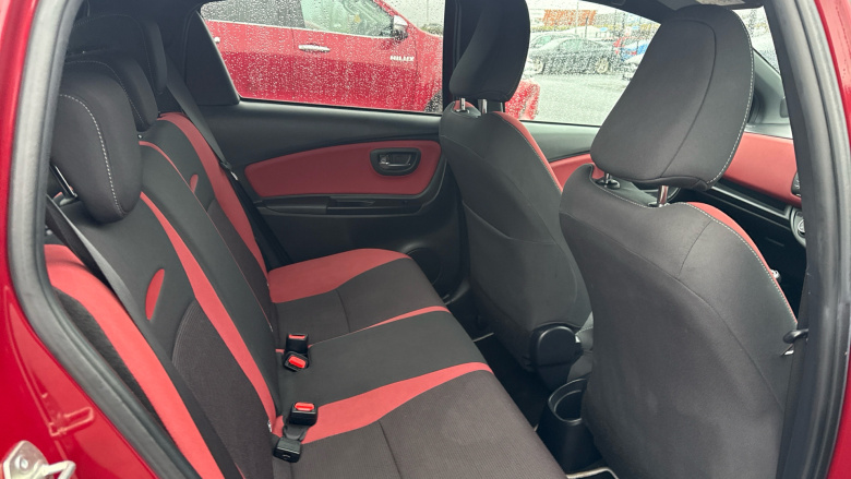 Toyota Yaris 1.5 VVT-i Blue Bi-tone 5dr Petrol Hatchback